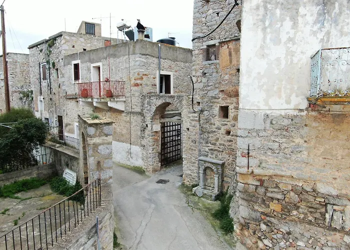 Byzantine Home In The Castle