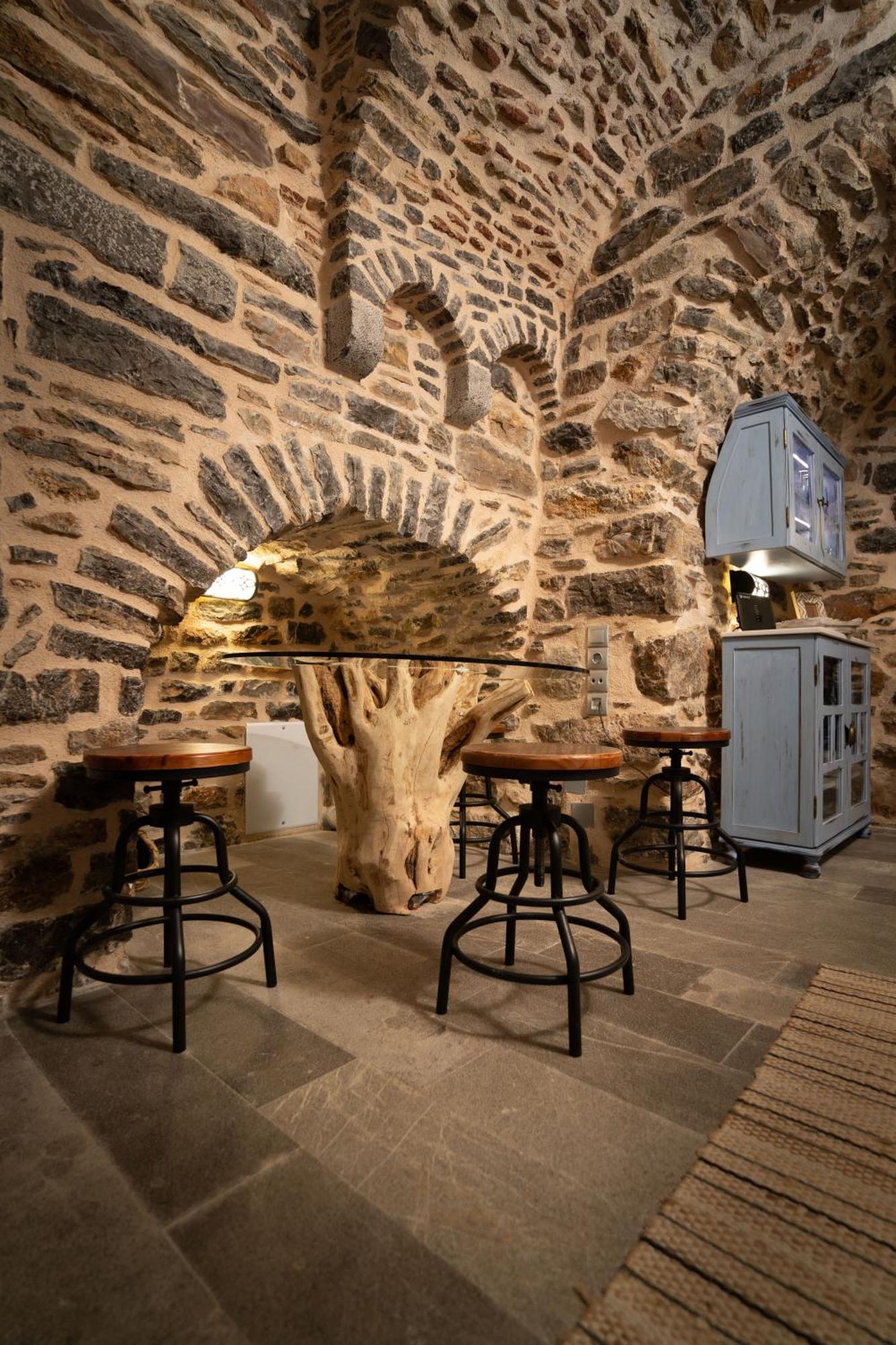 Byzantine In The Castle *